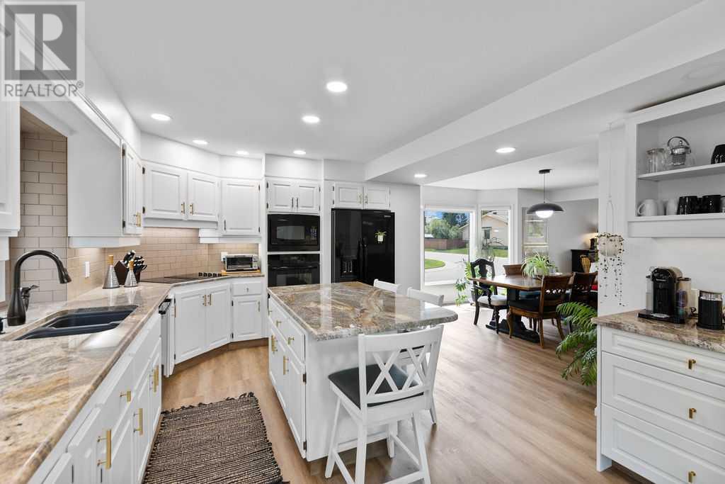 Single Family House for Sale in  Woodbriar Circle SW Woodbine Calgary 