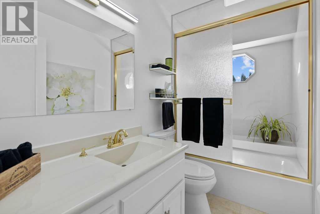 Single Family House for Sale in  Woodbriar Circle SW Woodbine Calgary 