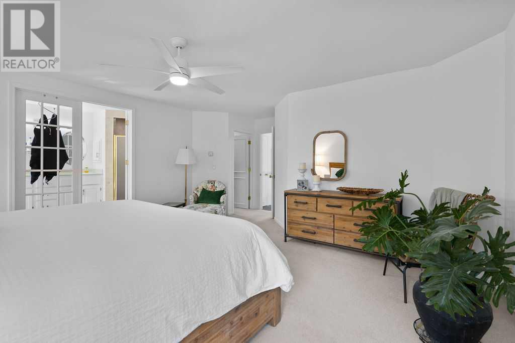 Single Family House for Sale in  Woodbriar Circle SW Woodbine Calgary 