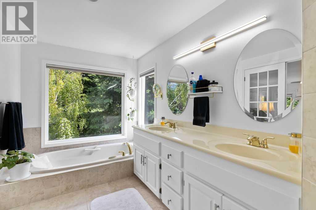 Single Family House for Sale in  Woodbriar Circle SW Woodbine Calgary 