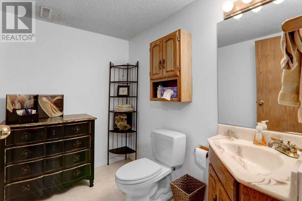 Single Family House for Sale in  Woodbriar Circle SW Woodbine Calgary 