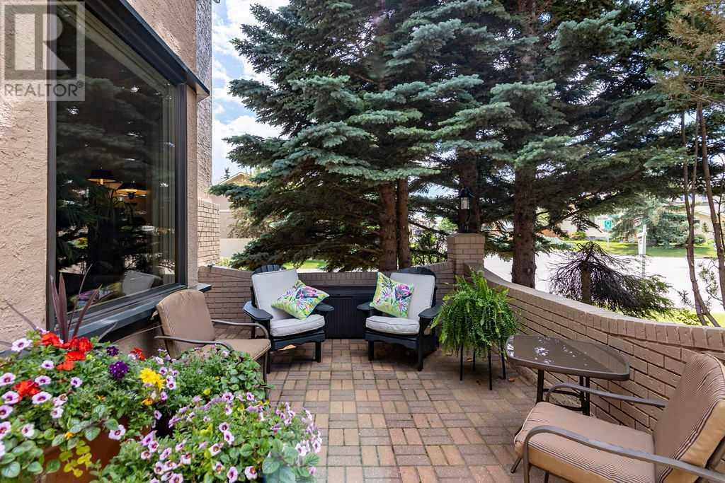 Single Family House for Sale in  Woodbriar Circle SW Woodbine Calgary 