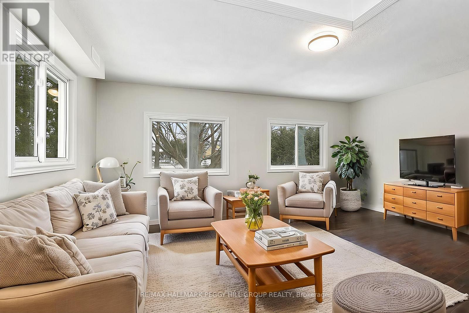Photo 9 of 152 Owen Street, Barrie ON