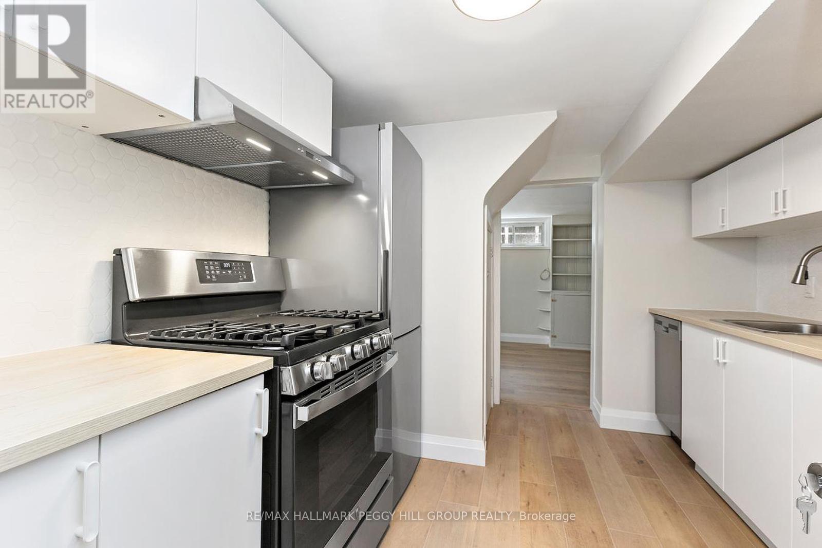 Photo 12 of 152 Owen Street, Barrie ON