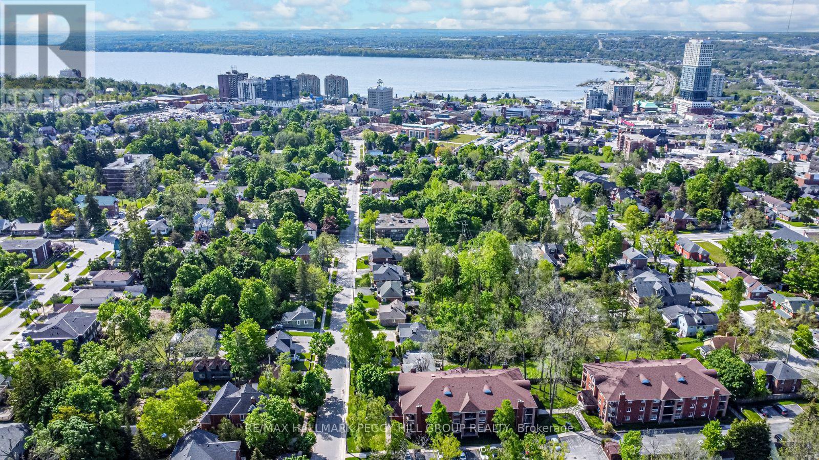 Photo 23 of 152 Owen Street, Barrie ON