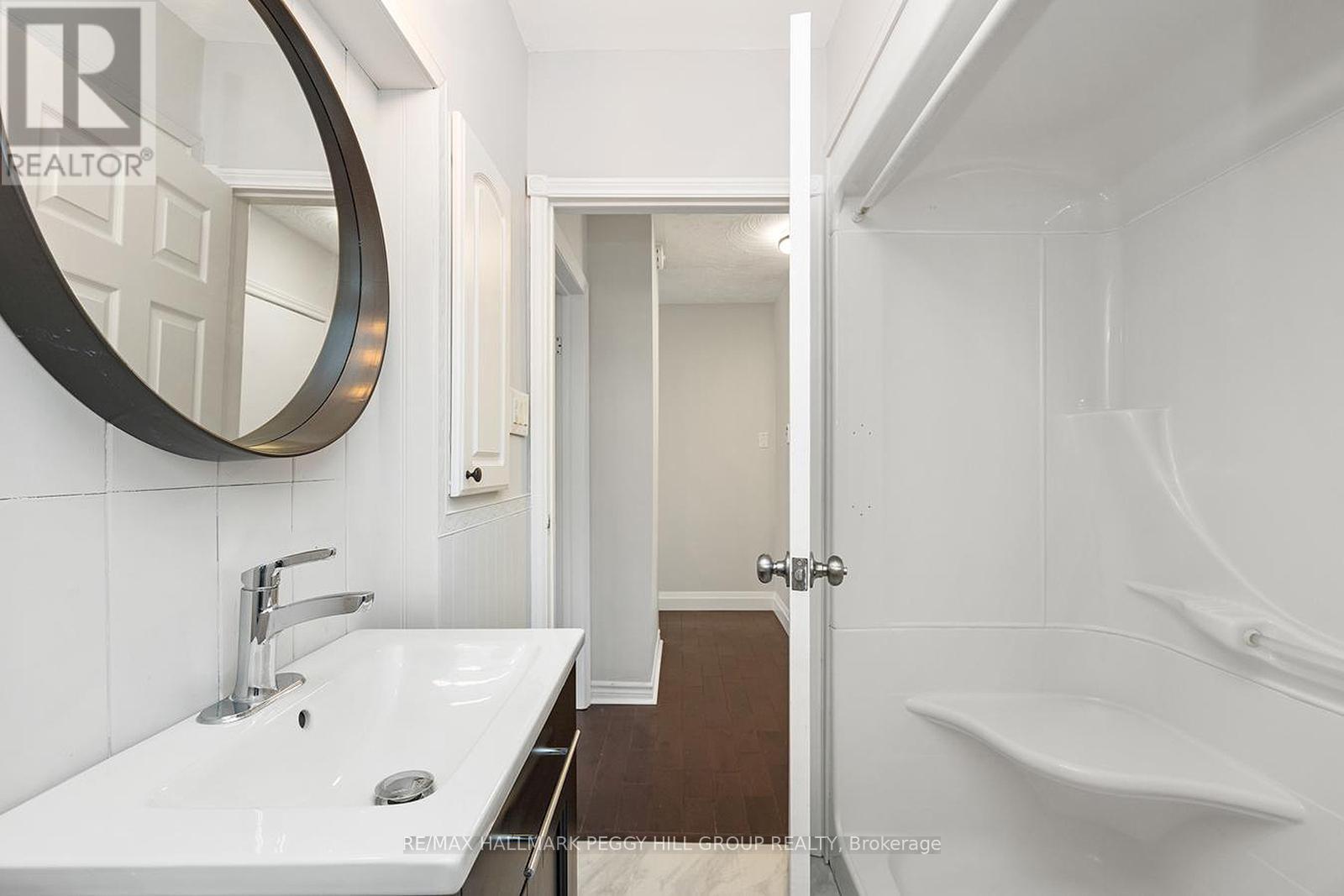 Photo 11 of 152 Owen Street, Barrie ON