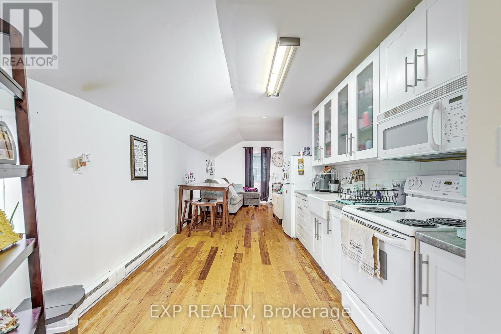 Photo 3 of 2 Francis Street E, Clearview ON