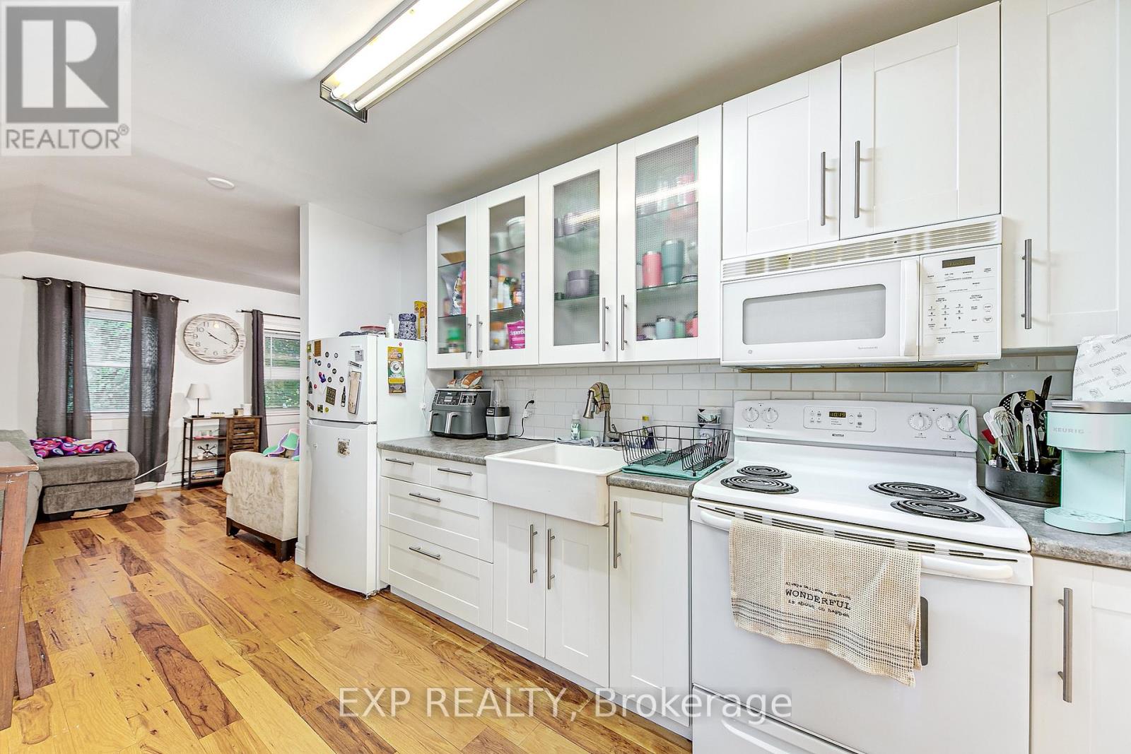 Photo 14 of 2 Francis Street E, Clearview ON
