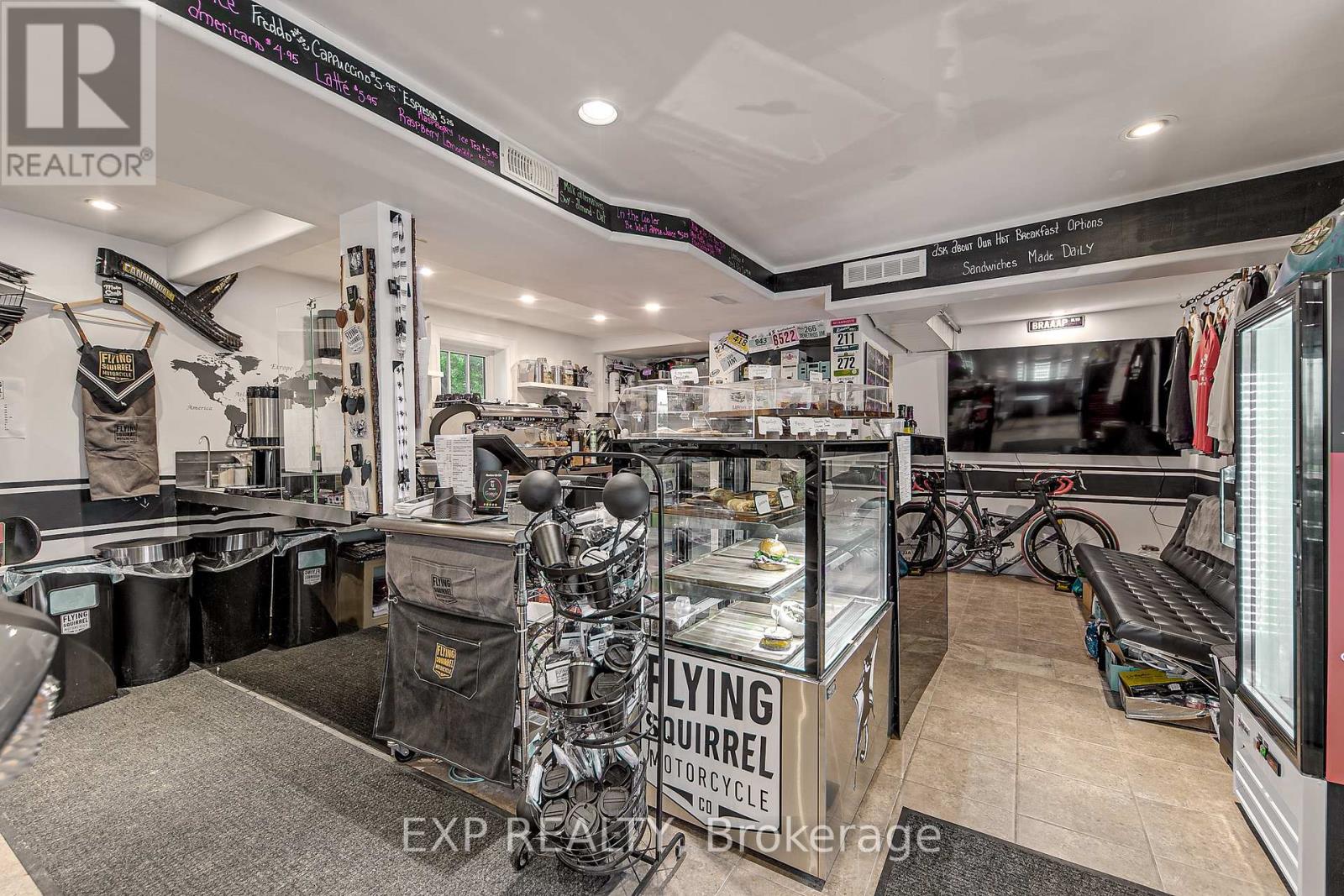 Photo 35 of 2 Francis Street E, Clearview ON