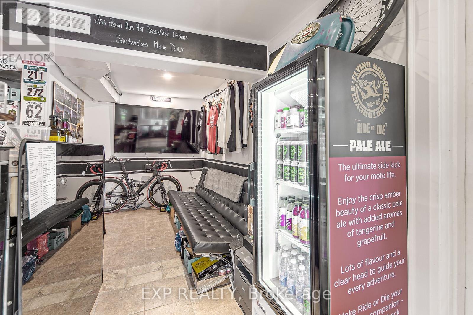 Photo 28 of 2 Francis Street E, Clearview ON