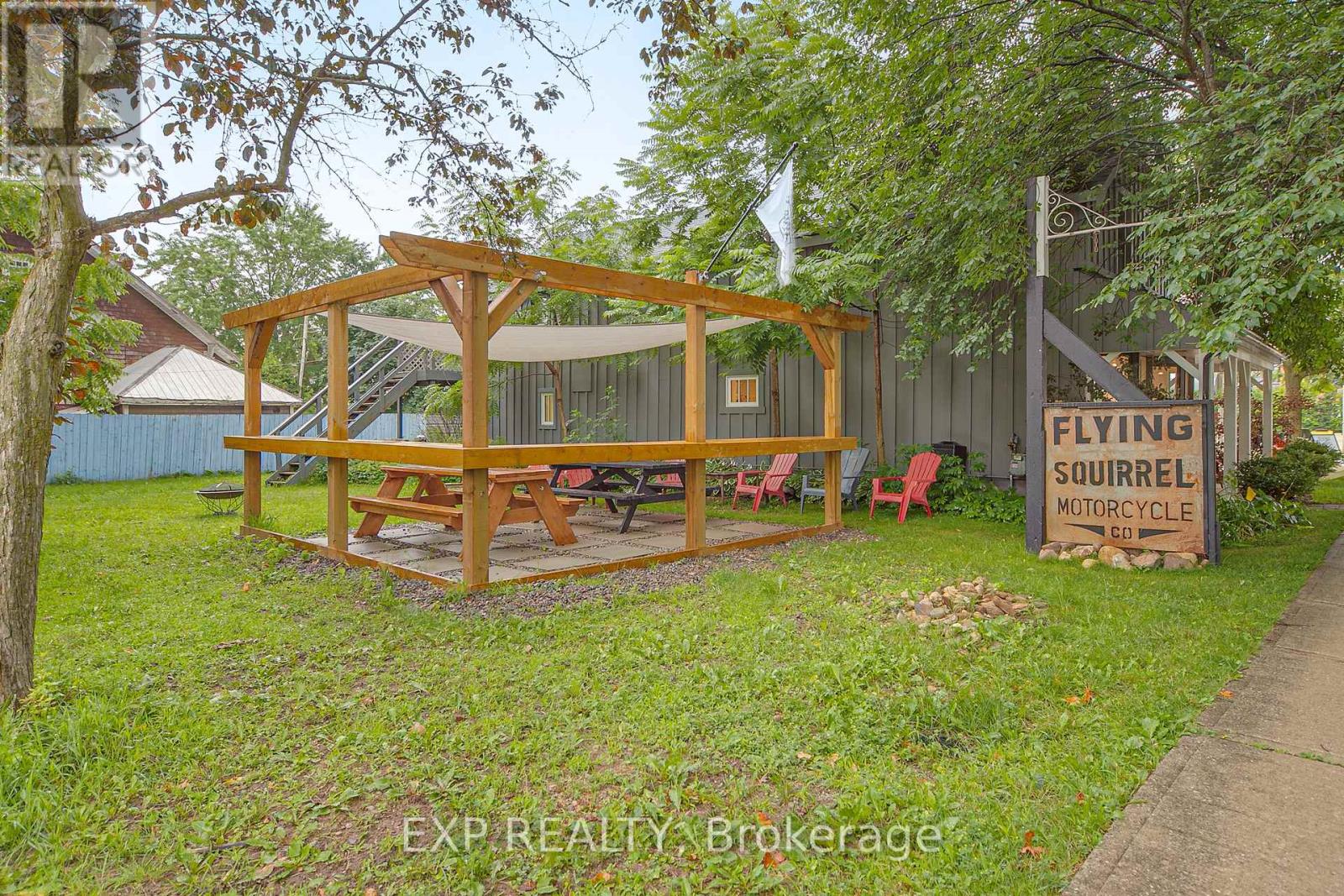 Photo 24 of 2 Francis Street E, Clearview ON