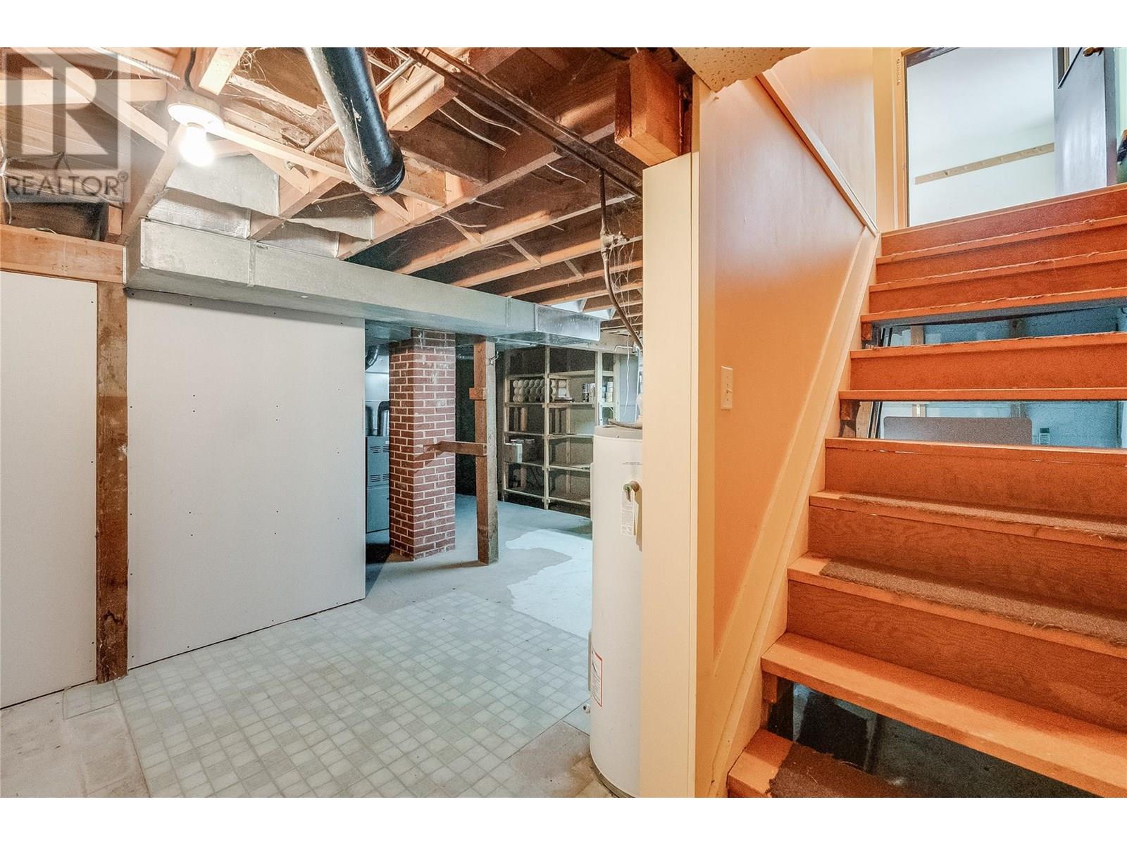 3253 Broadwater Road, Castlegar