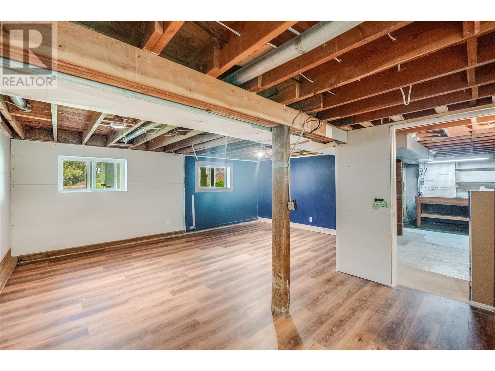3253 Broadwater Road, Castlegar