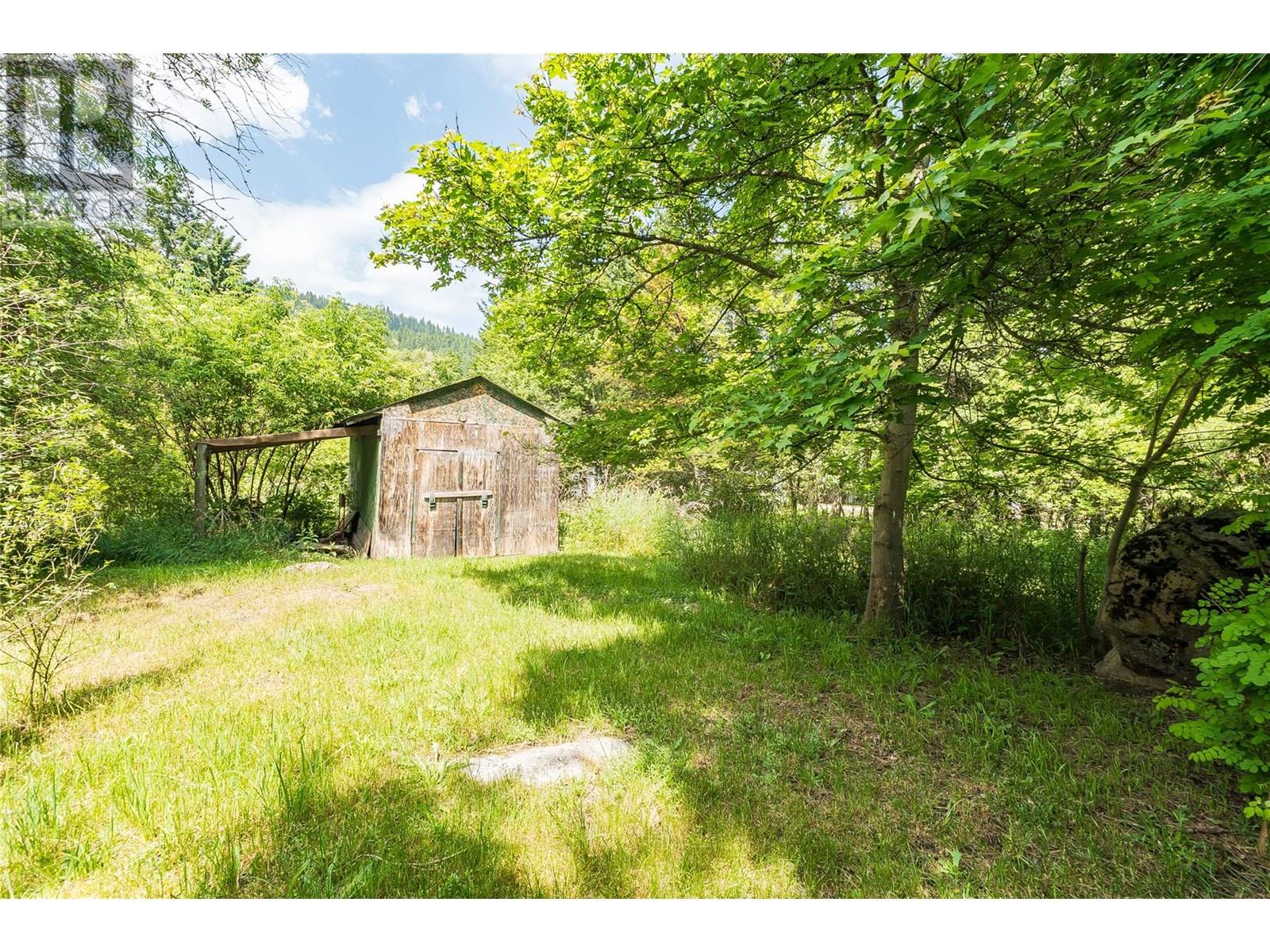 3253 Broadwater Road, Castlegar