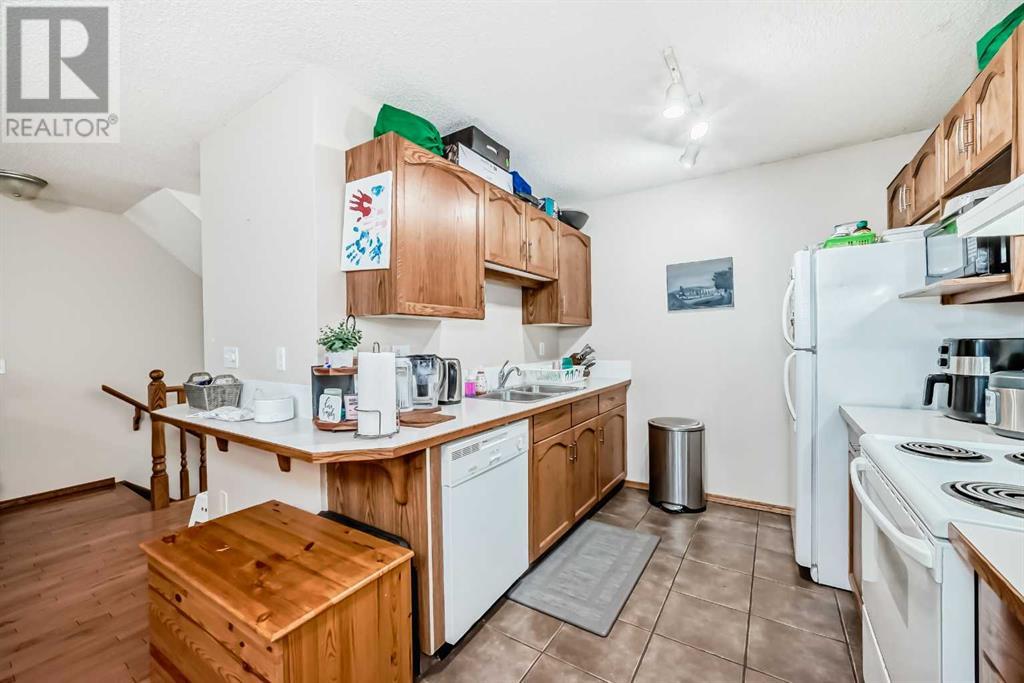 Single Family House for Sale in  Mt Aberdeen Manor SE McKenzie Lake Calgary 