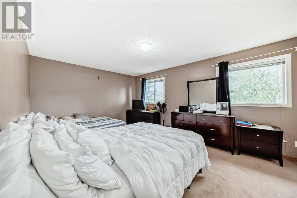 Single Family House for Sale in  Mt Aberdeen Manor SE McKenzie Lake Calgary 