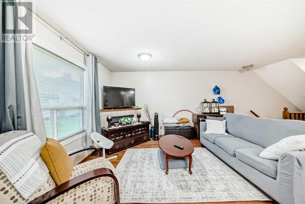 Single Family House for Sale in  Mt Aberdeen Manor SE McKenzie Lake Calgary 