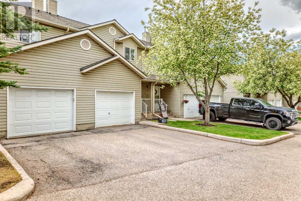 Single Family House for Sale in  Mt Aberdeen Manor SE McKenzie Lake Calgary 