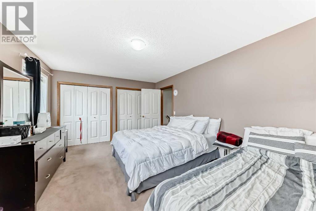 Single Family House for Sale in  Mt Aberdeen Manor SE McKenzie Lake Calgary 
