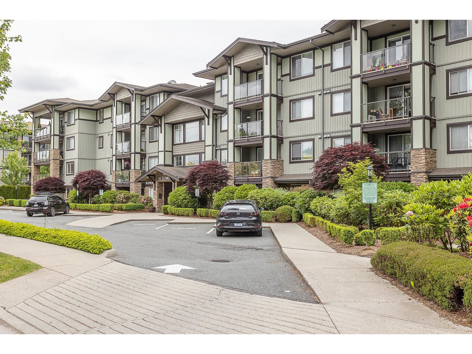 Photo 2 of 104 2038 Sandalwood Crescent, Abbotsford BC
