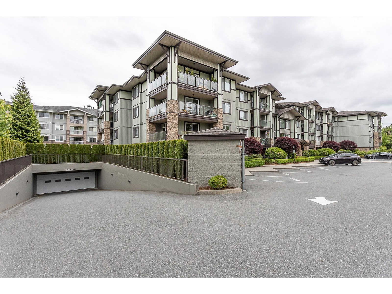Photo 3 of 104 2038 Sandalwood Crescent, Abbotsford BC
