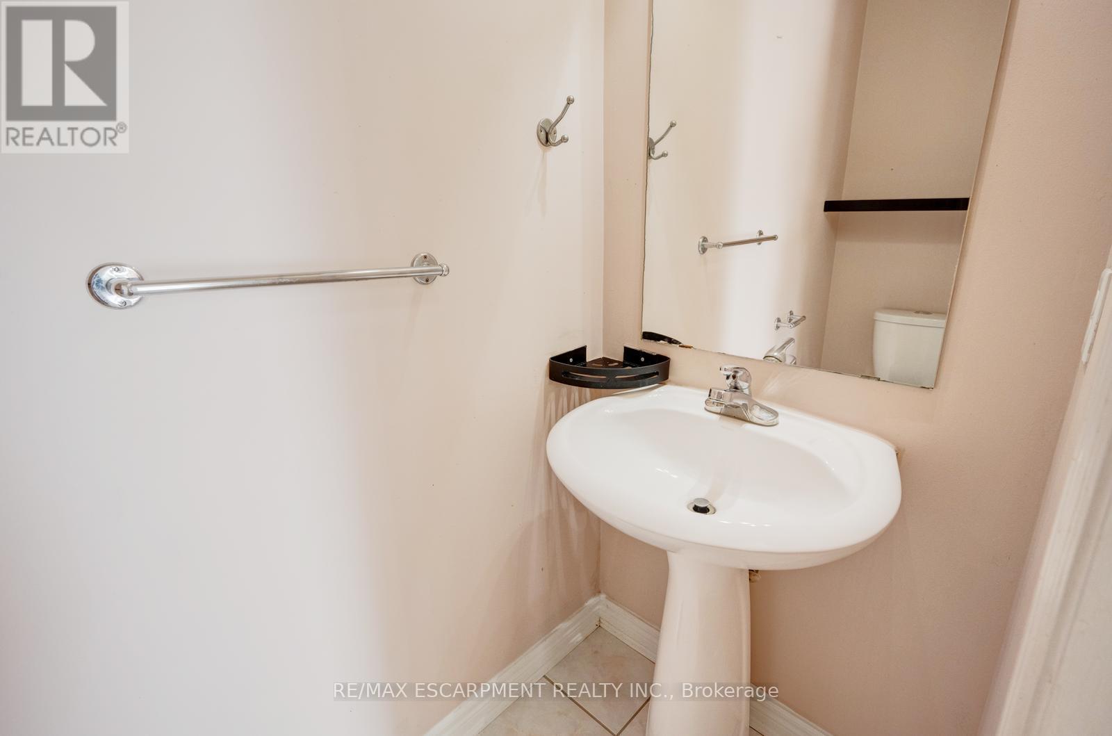 Photo 32 of 27 Putnam Drive, Brampton ON