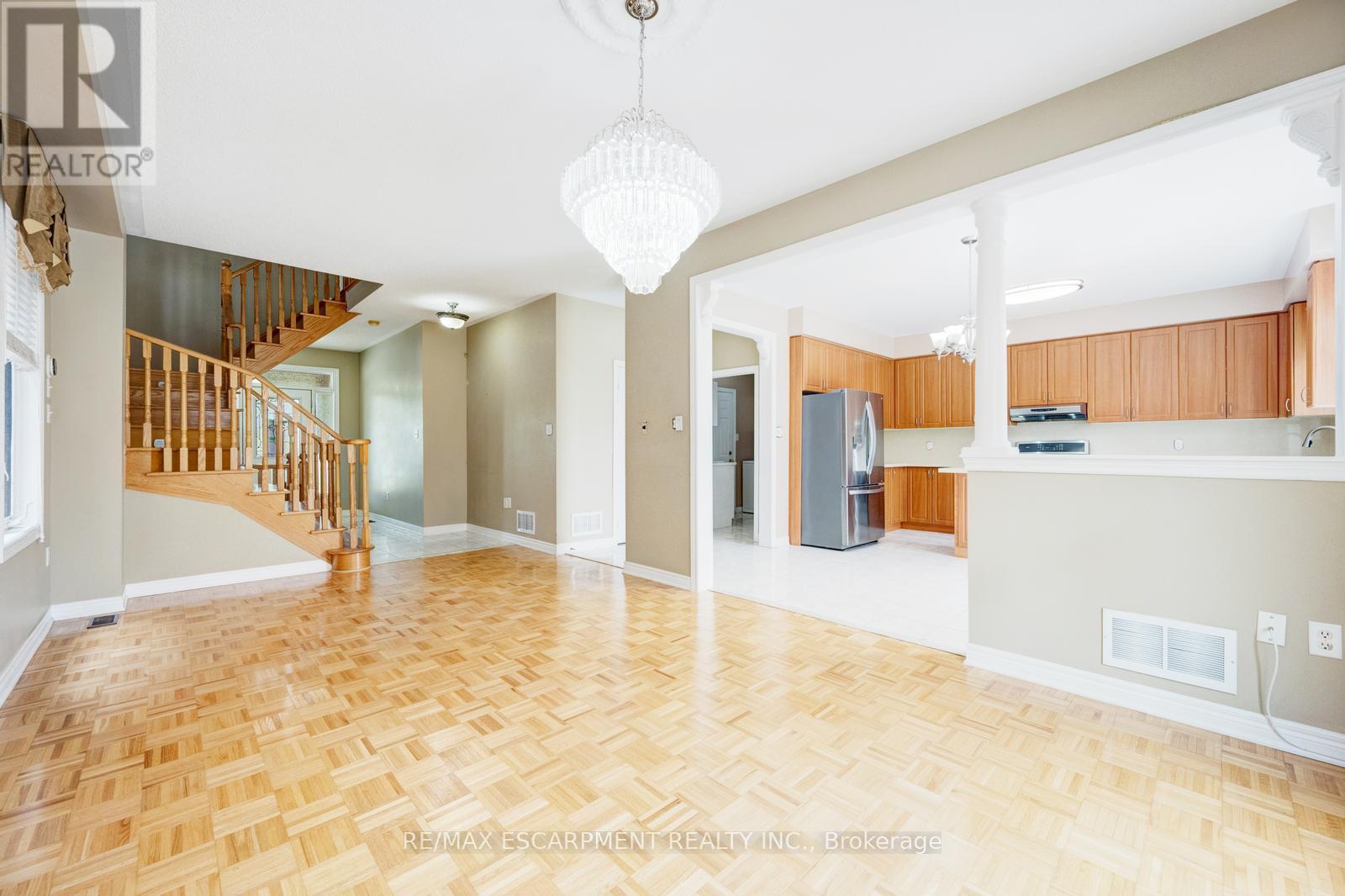 Photo 33 of 27 Putnam Drive, Brampton ON