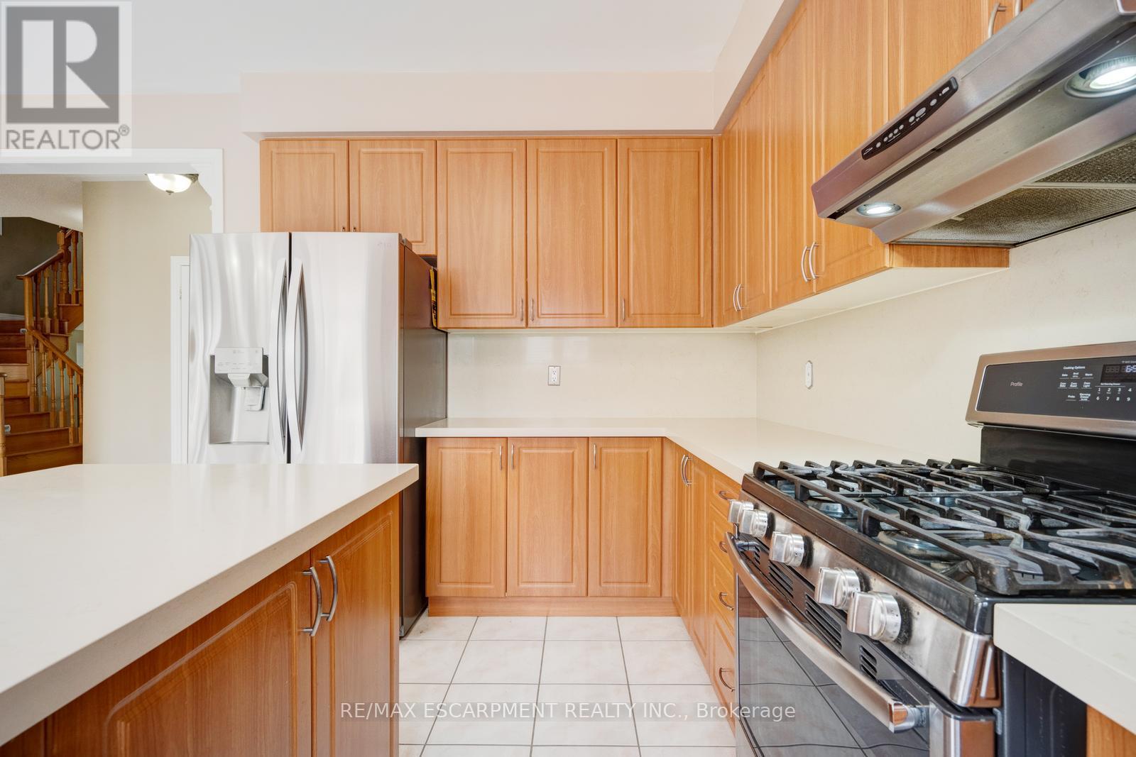 Photo 15 of 27 Putnam Drive, Brampton ON