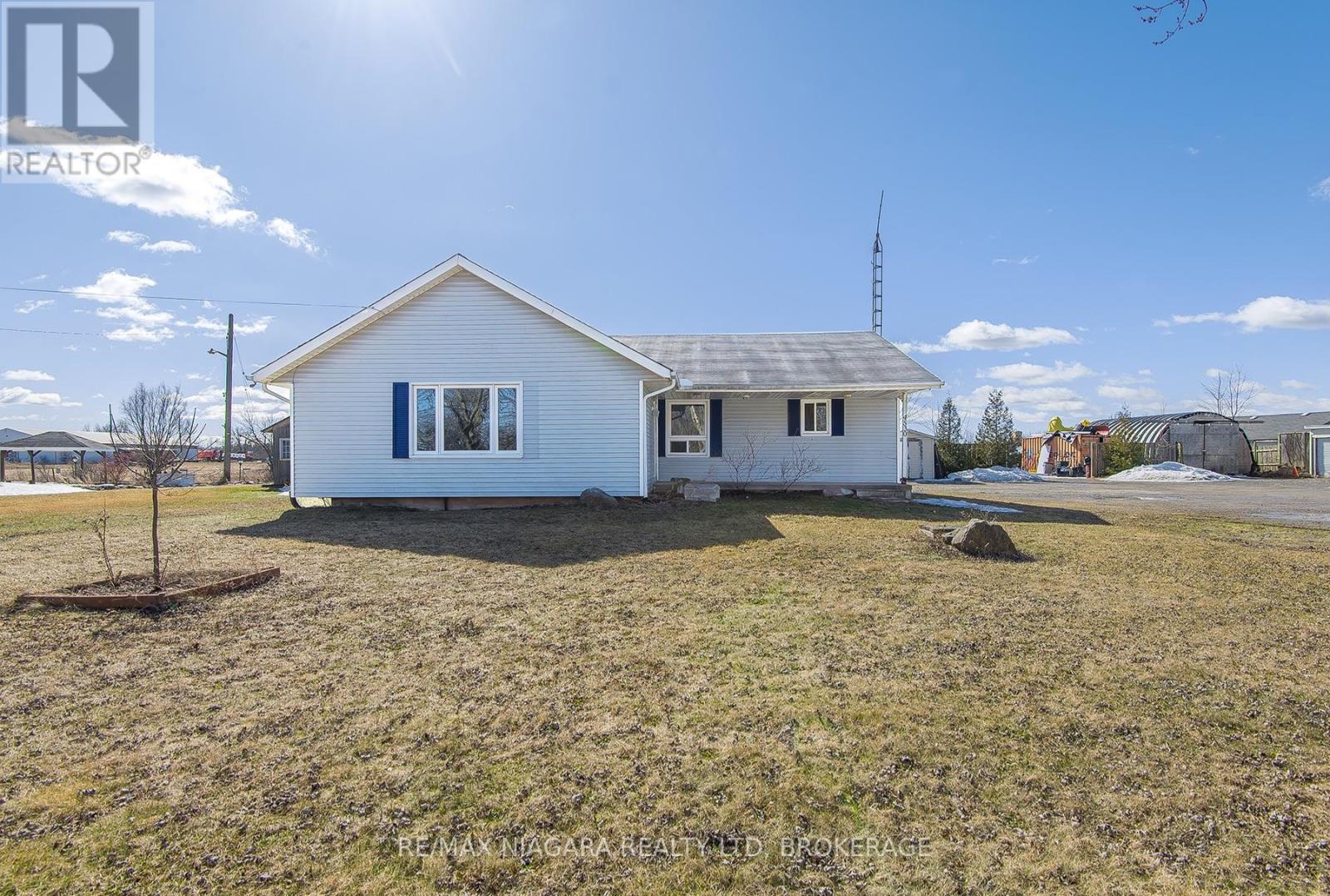 Photo 2 of 4530 Marshall Road, Niagara Falls ON