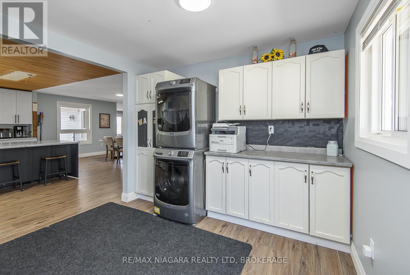 Photo 5 of 4530 Marshall Road, Niagara Falls ON