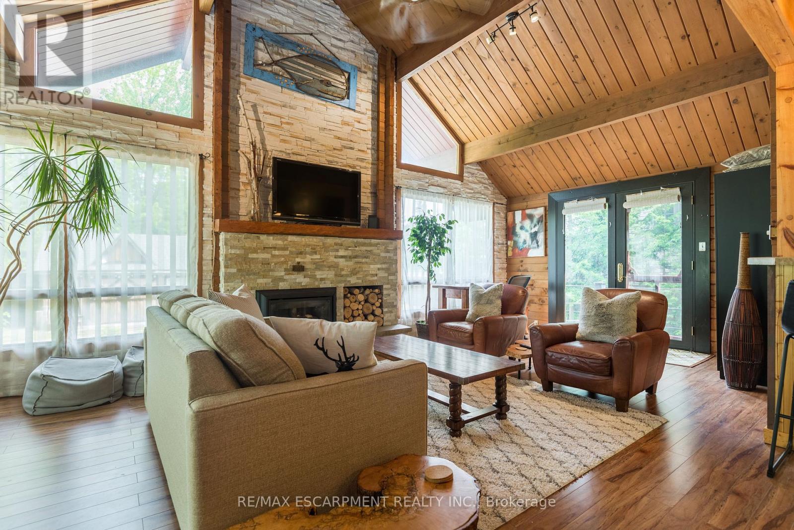 Photo 15 of 209850 26 Highway, Blue Mountains ON