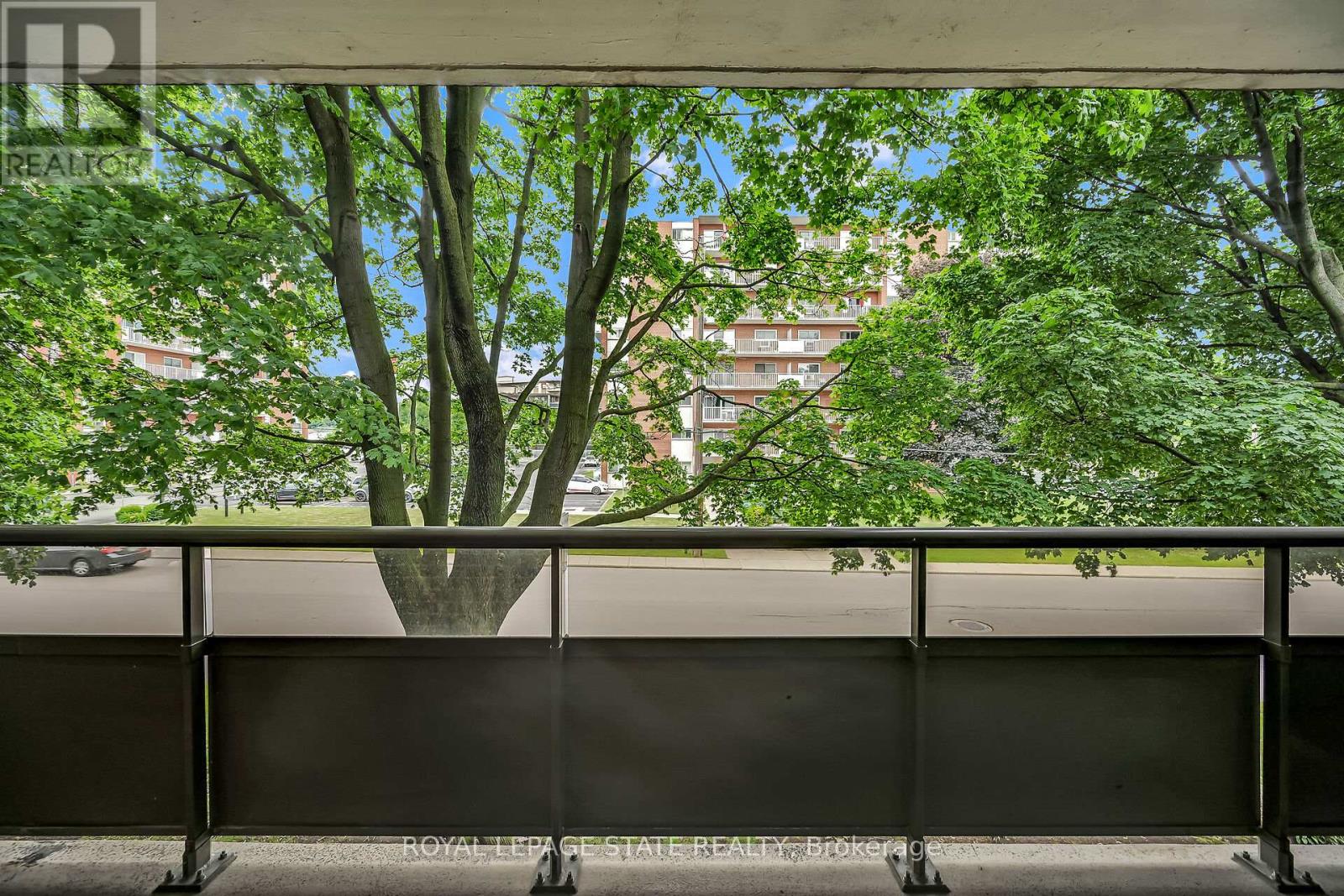 Photo 22 of 208 11 Woodman Drive S, Hamilton ON