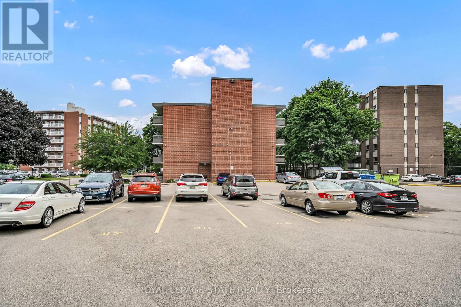 Photo 31 of 208 11 Woodman Drive S, Hamilton ON