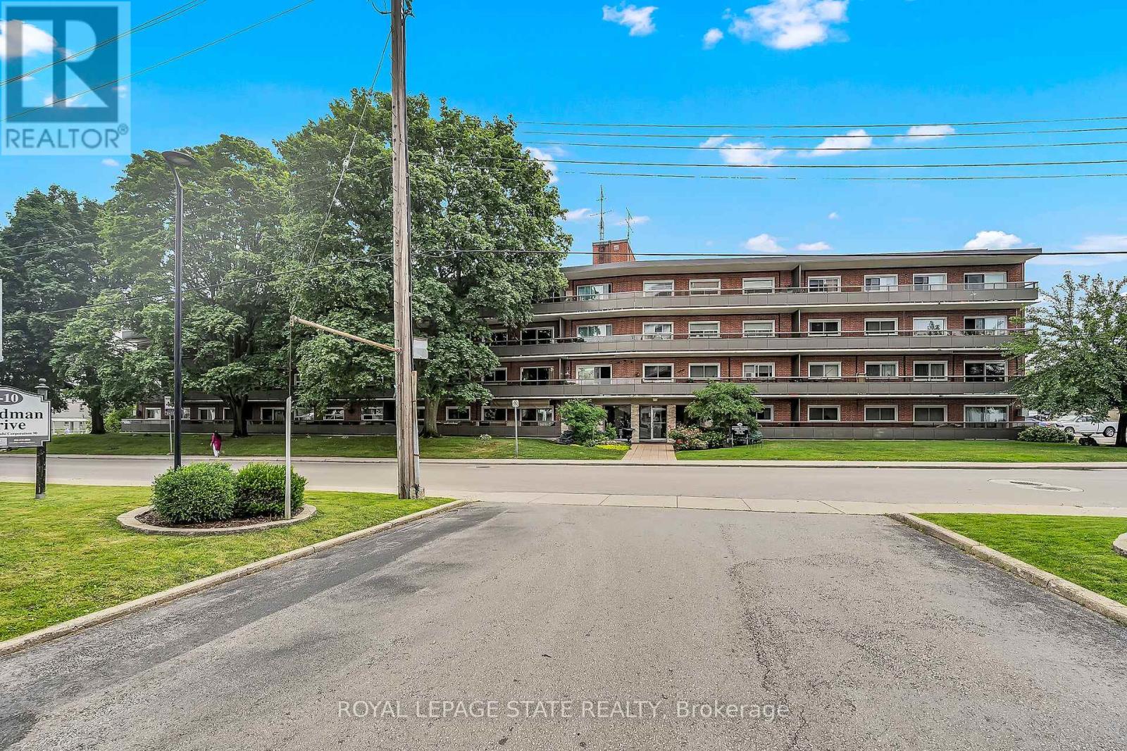 Photo 34 of 208 11 Woodman Drive S, Hamilton ON