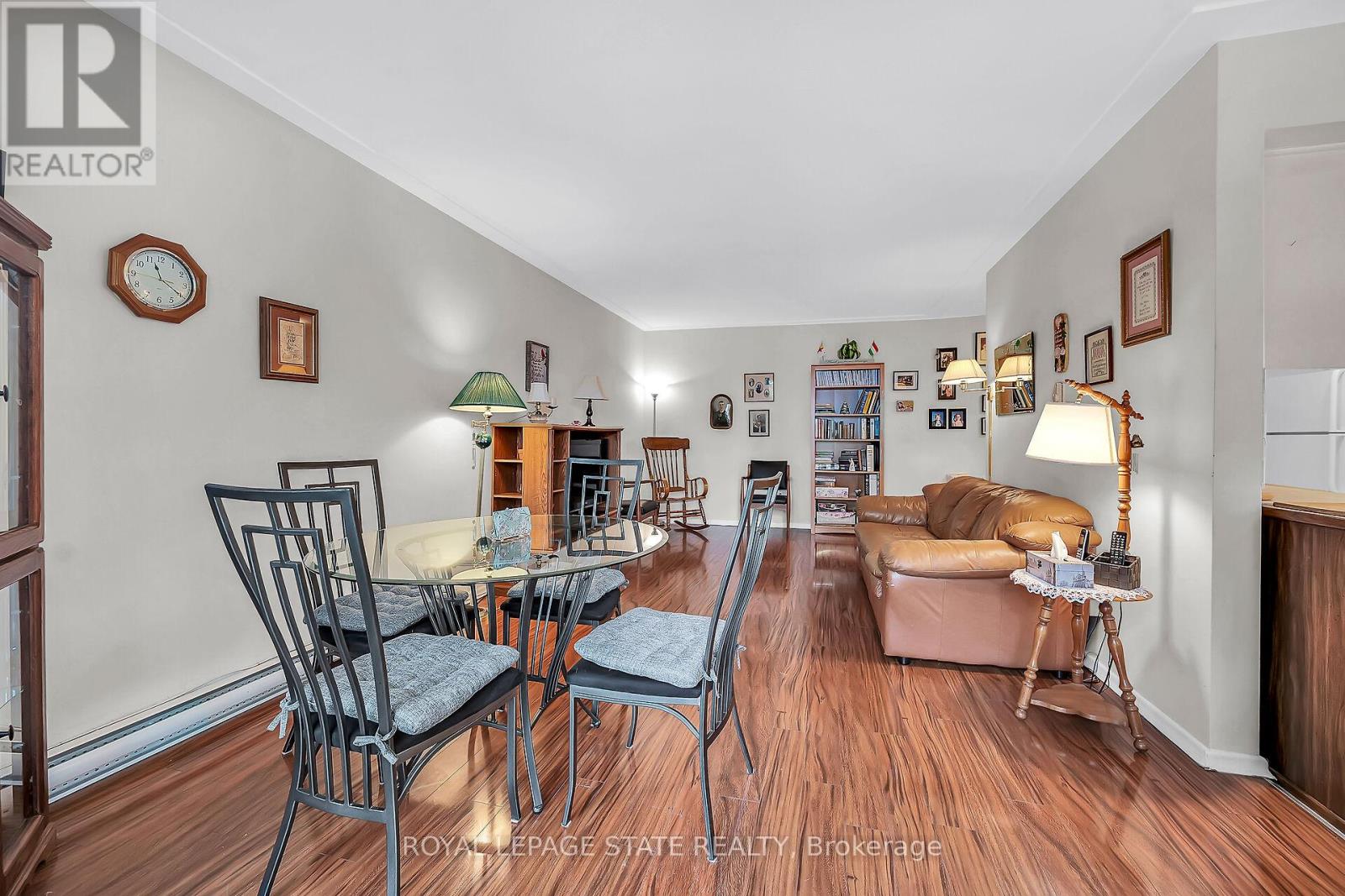 Photo 8 of 208 11 Woodman Drive S, Hamilton ON