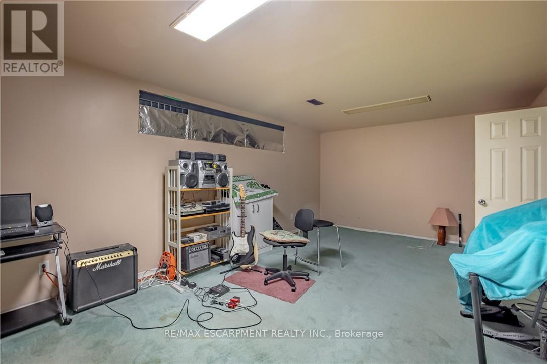 Photo 14 of 176 Laurier Avenue, Hamilton ON