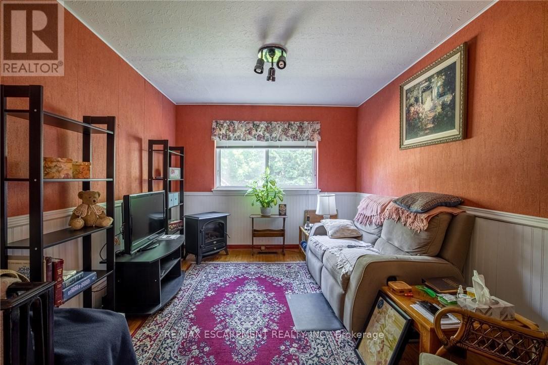 Photo 4 of 176 Laurier Avenue, Hamilton ON
