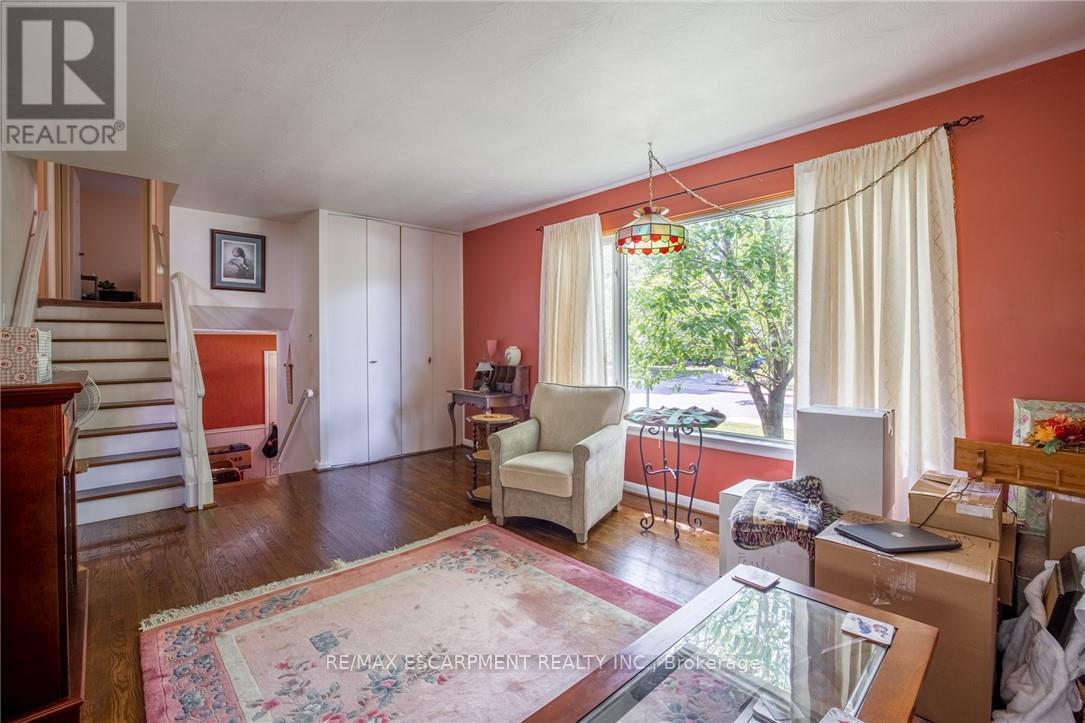 Photo 5 of 176 Laurier Avenue, Hamilton ON