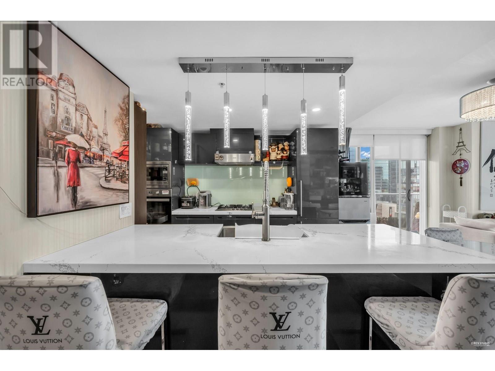 Photo 6 of 1709 777 Richards Street, Vancouver BC