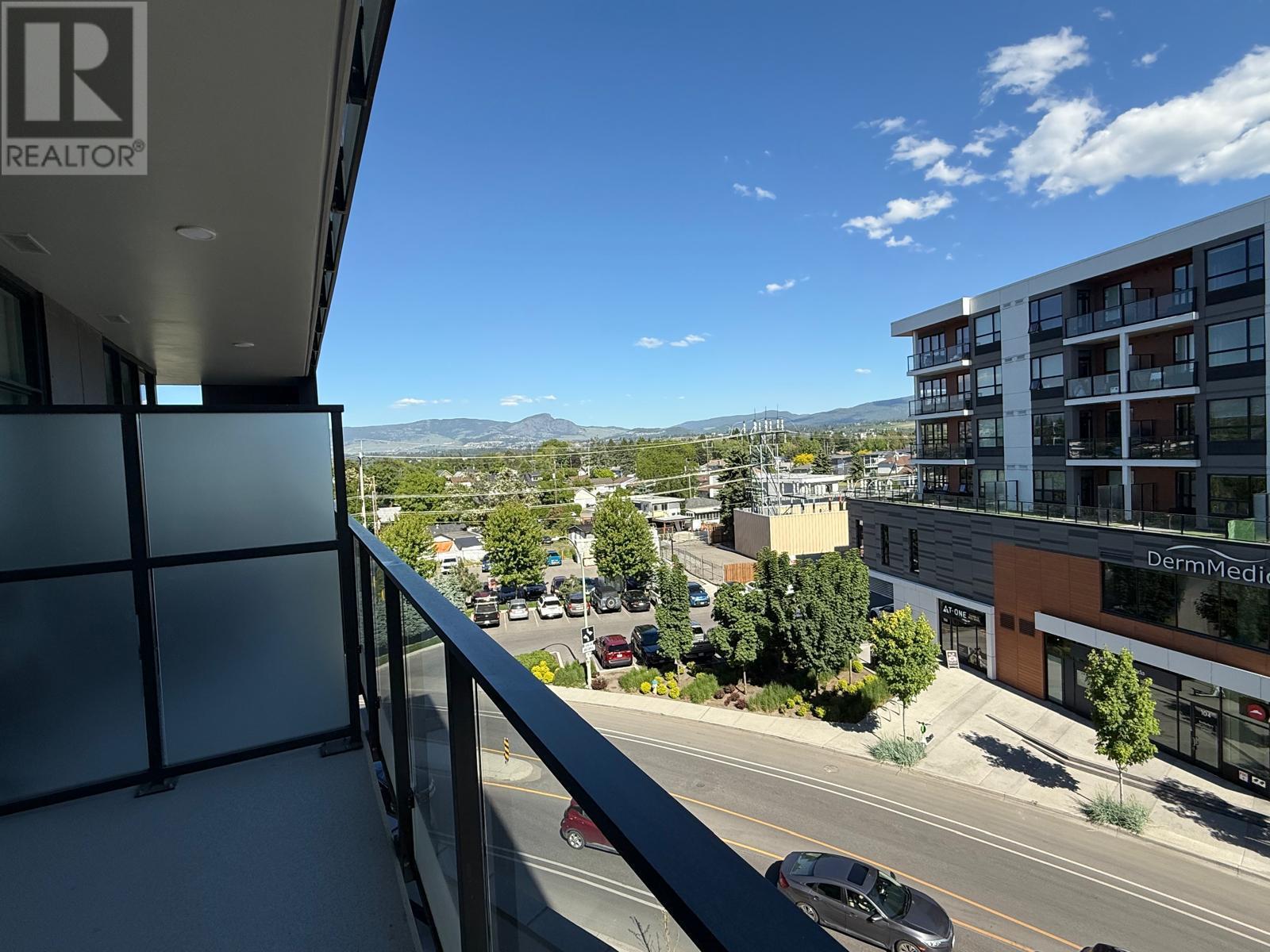 405 3409 Lakeshore Road, Kelowna