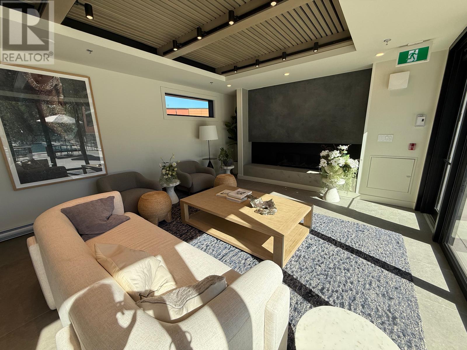 405 3409 Lakeshore Road, Kelowna