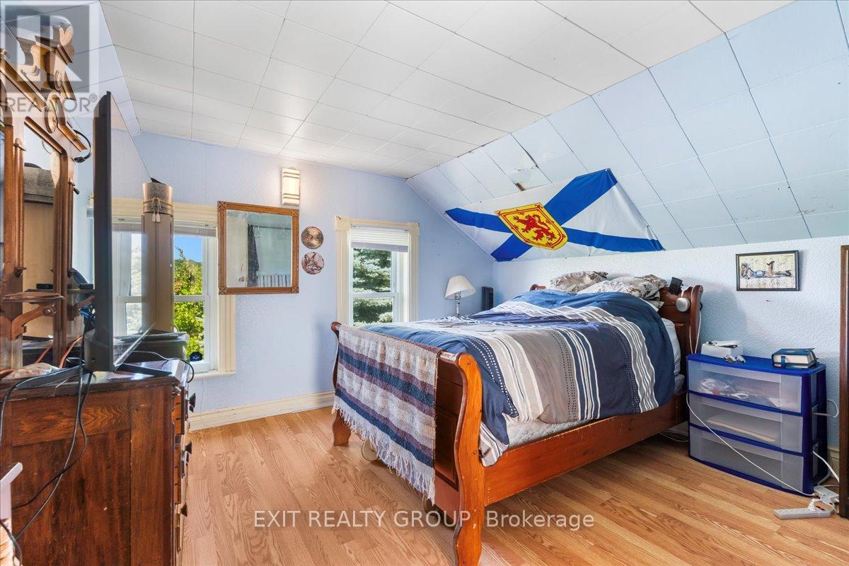 Photo 13 of 358 Riverside Parkway, Quinte West ON
