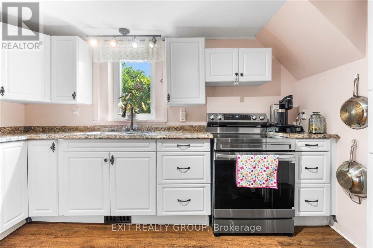 Photo 23 of 358 Riverside Parkway, Quinte West ON