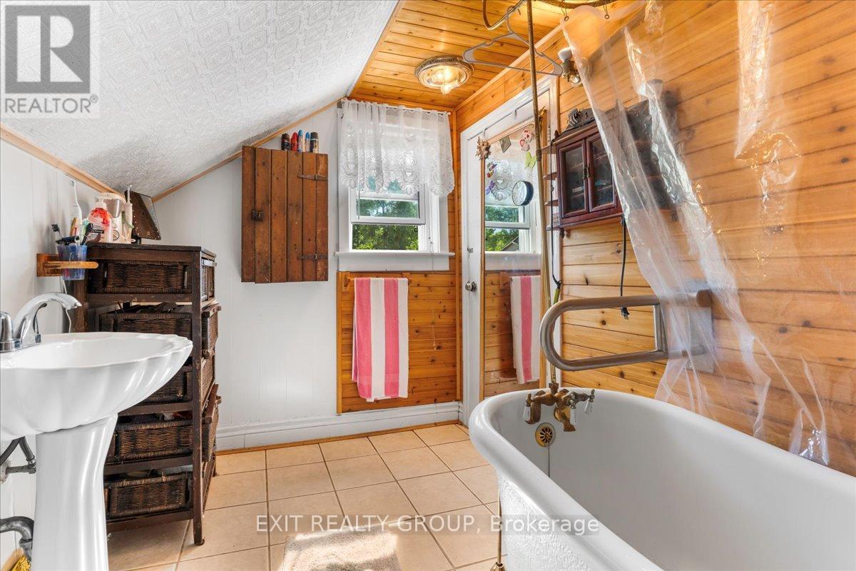 Photo 4 of 358 Riverside Parkway, Quinte West ON