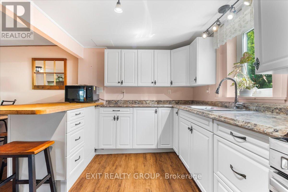Photo 20 of 358 Riverside Parkway, Quinte West ON