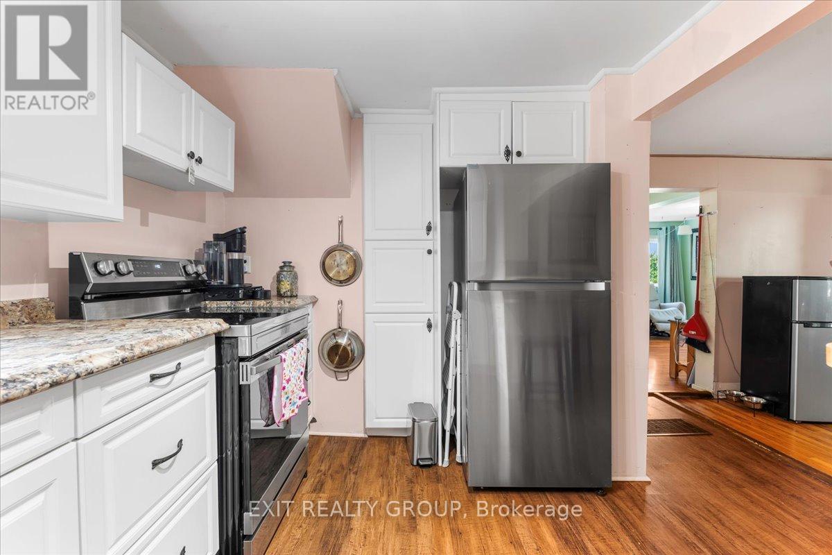 Photo 16 of 358 Riverside Parkway, Quinte West ON