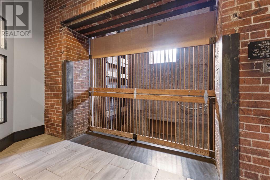 Single Family House Loft for Sale in    Avenue SW Beltline Calgary 