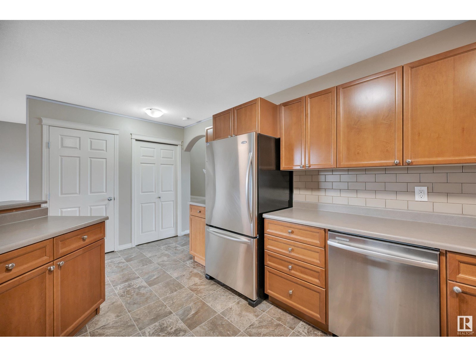 Photo 16 of 4611 160 Av Nw, Edmonton AB