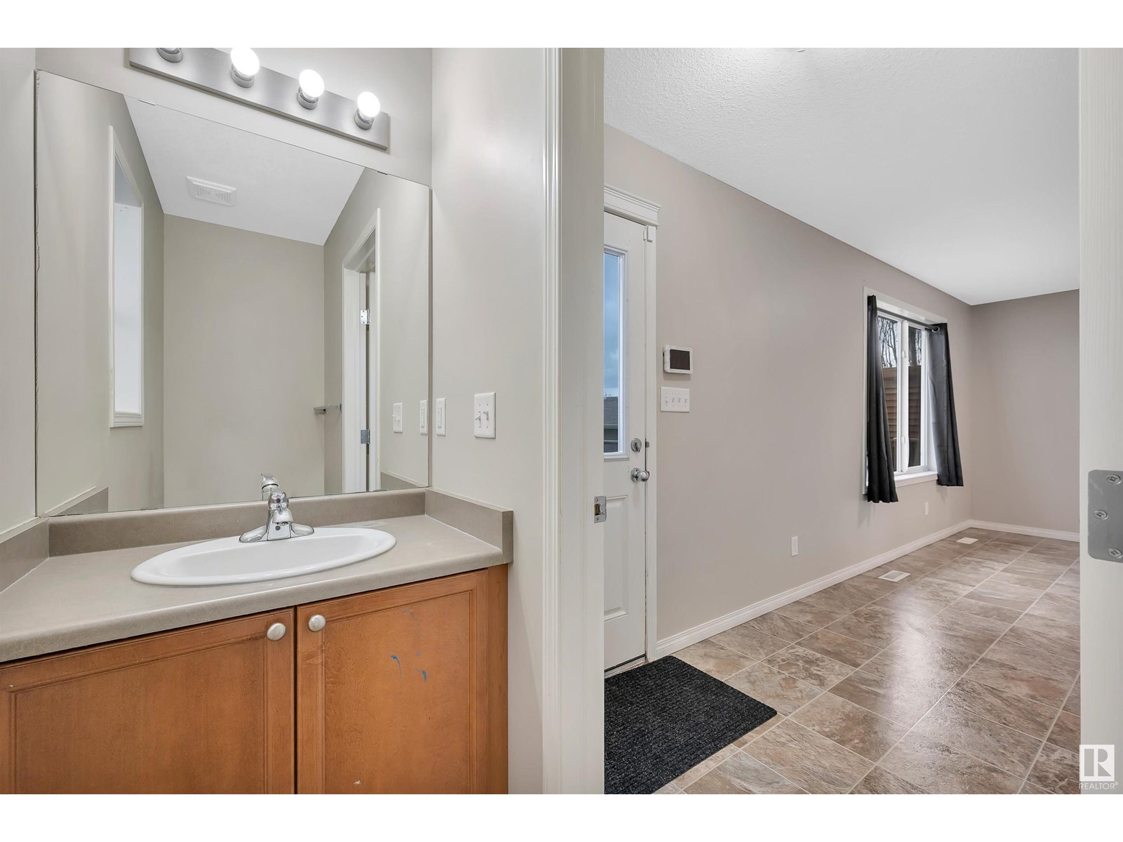 Photo 47 of 4611 160 Av Nw, Edmonton AB