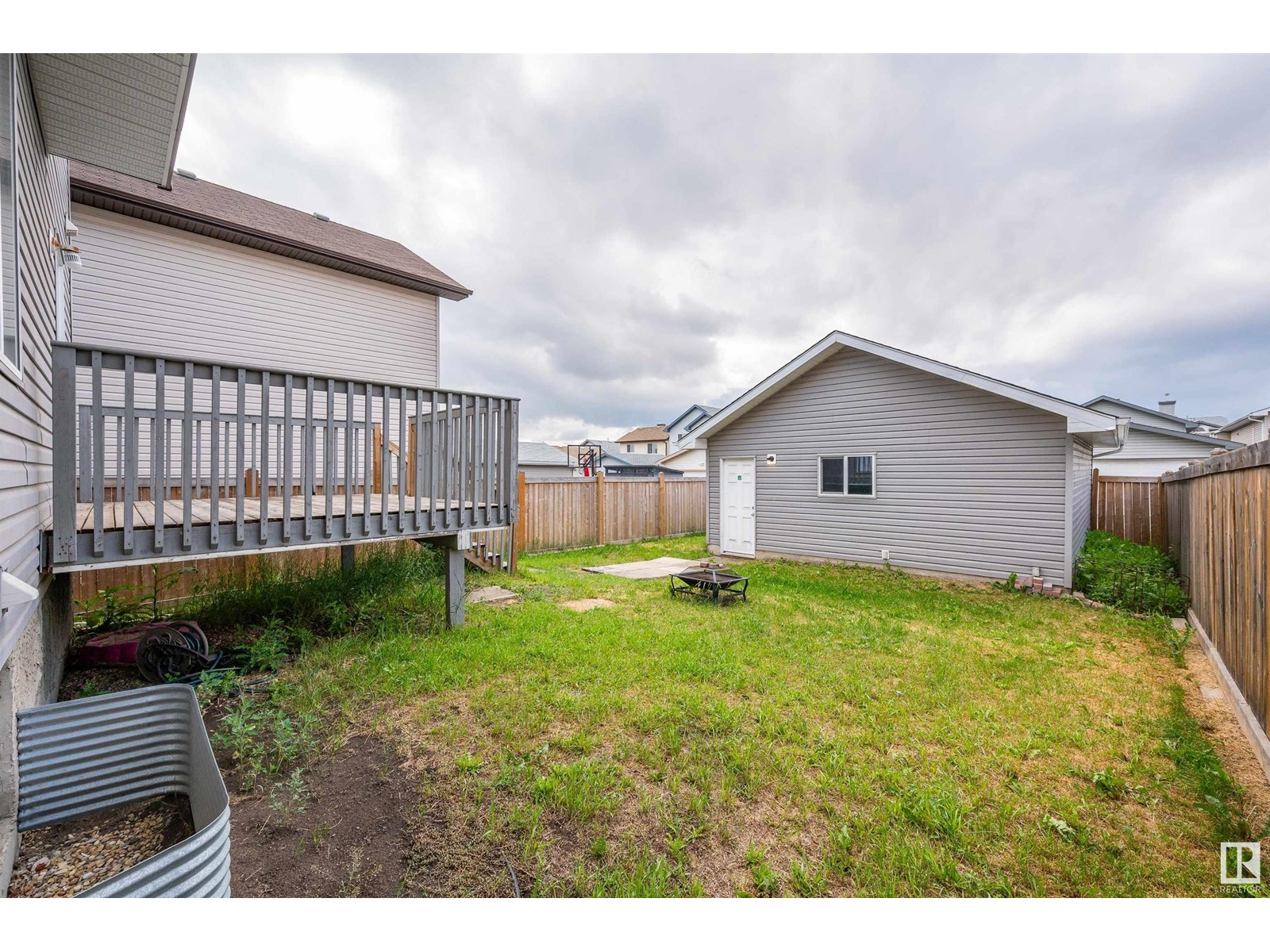 Photo 4 of 4611 160 Av Nw, Edmonton AB